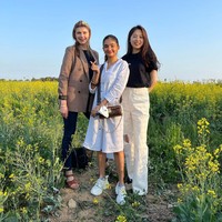 Meski baru pertama terlibat proyek film di Korea, Anushka mengaku sudah punya sedikit fans. Sangat mengejutkan bagiku tapi kejutan yang indah. Aku cinta fansku dan aku seperti ini karena mereka. Aku pikir mereka suka denganku karena mereka terkoneksi denganku. Foto: Instagram @anushkasen0408