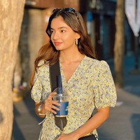 Tahun 2022 terlihat sangat menjanjikan. Aku sangat menantikan untuk bekerja dengan agensi Korea. Aku akan tampil di acara website berbahasa Korea dan sebuah film. Ini akan menjadi tahun yang berbeda untukku, ungkap Anushka. Foto: Instagram @anushkasen0408