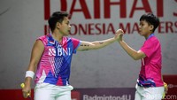 Apriyani/Fadia comeback dan menuntaskan gim kedua dengan kemenangan 21-19.