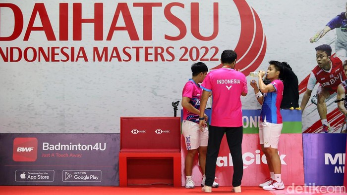 Apriyani/Fadia Lolos ke 8 Besar Indonesia Masters 2022 Apriyani Rahayu/Siti Fadia Silva Ramadhanti memastikan diri ke 8 besar Indonesia Masters 2022. Apriyani/Fadia lolos setelah mengalahkan ganda Malaysia, Vivian Hoo/Lim Chiew Sien di Istora Senayan, Jakarta, Kamis (9/6/2022).