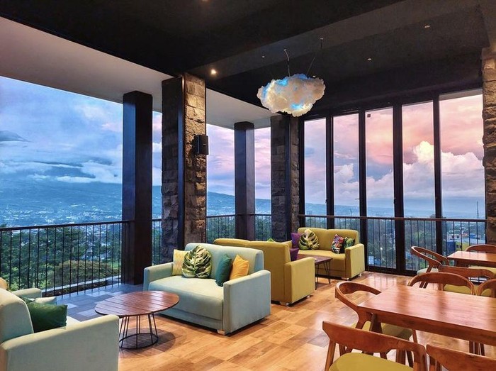 Awang Awang Sky Lounge Batu