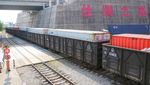 Begini Kesibukan di Terminal Peti Kemas Internasional China-Kazakhstan