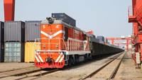Belt and Road Initiative merupakan proyek ekonomi China di kawasan Asia Tengah. Proyek yang dicanangkan pada 2013 itu biasa disebut New Silk Road. Rute ini dianggap sebagai upaya menghidupkan lagi Jalur Sutra, jalur perdagangan yang pernah populer pada abad ke-10.