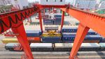 Begini Kesibukan di Terminal Peti Kemas Internasional China-Kazakhstan