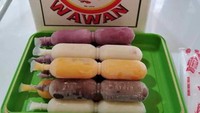 Es Wawan merupakan minuman dingin, bentuk es beku. Rasanya banyak ada strawberry, anggur, susu hingga cokelat. Foto: Site Shop/Visual