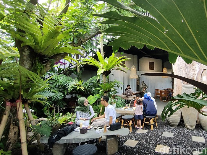 CoreGarden, kafe baru bernuansa hutan yang instagramable di Garut.