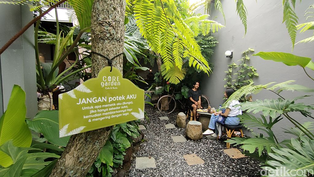 CoreGarden, kafe baru bernuansa hutan yang instagramable di Garut.