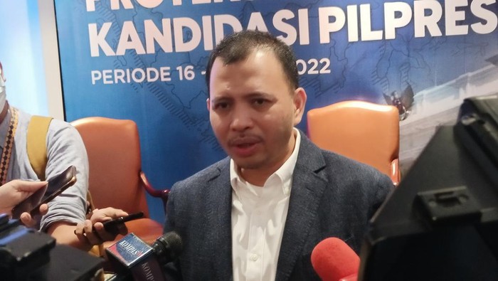 Direktur Poltracking Indonesia Hanta Yuda AR di Hotel Bidakara, Jaksel, Kamis (9/6/2022).