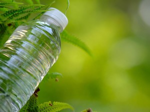 4 Botol Air yang Membawa Petaka