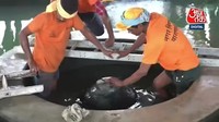 Rekaman video disebut menampilkan pilar batu yang diklaim para pemohon petisi sebagai Sivalinga atau simbol Dewa Shiwa. Namun, pihak masjid menyatakan itu adalah air mancur. (Tangkapan Layar YouTube/Aaj Tak)