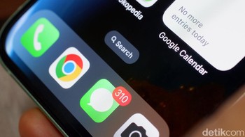 Ada ikon search di bagian bawah layar. Foto: Adi Fida Rahman/detikINET