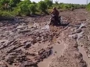 Jalan Antar Desa di Labuhanbatu Rusak Parah