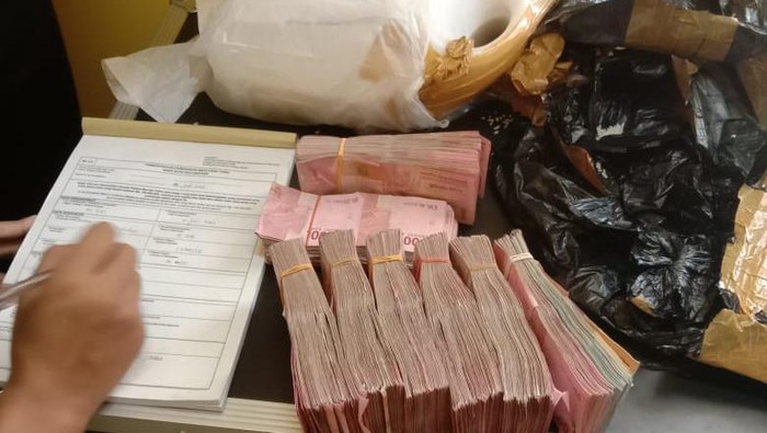 Jemaah haji bawa uang Rp 150 juta
