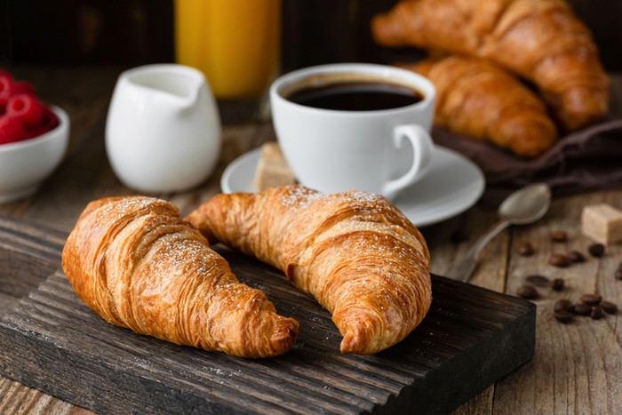 Kamu Bisa Ngeteh dan Makan Croissant di Coffee Bean Gratis