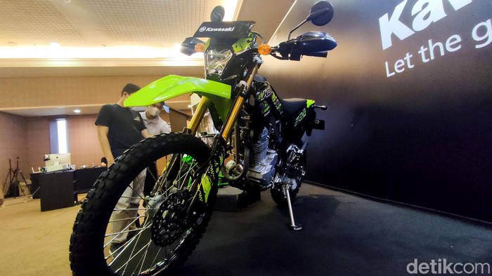 Kawasaki Luncurkan Motor Seri KLX Terbaru, Ini Wujudnya PT Kawasaki Motor Indonesia meluncurkan motor seri KLX terbaru. Pertama, adalah penyegaran KLX230S dan kedua KLX230SM. Ini wujudnya.
