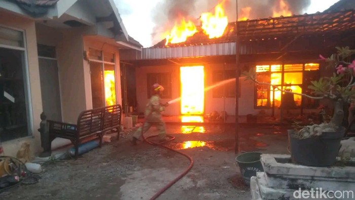 kebakaran di jombang