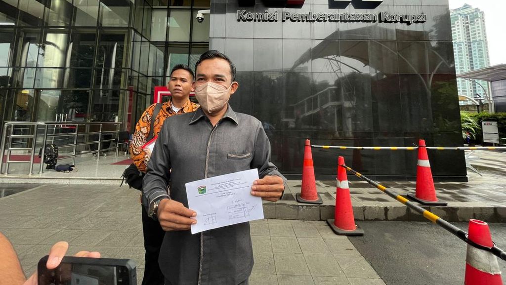 Ketua DPRD Laporkan Bupati Solok ke KPK, Kasus Apa?
