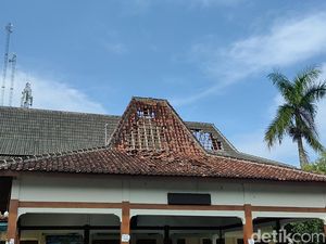 Penampakan Puluhan Rumah di Kulon Progo Rusak Diterjang Puting Beliung