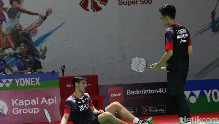 Leo/Daniel terpaksa terhenti langkahnya di babak 16 besar Indonesia Masters 2022. Keduanya kalah dari pasangan Malaysia.