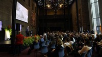 Ratusan tamu menghadiri pembukaan pameran mahakarya Picasso. Foto: Getty Images for NGV/Kim Landy