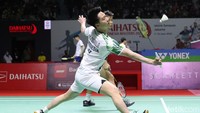 Minions tampil apik dan mampu menjaga jarak atas Jomkoh/Kedren di awal gim pertama. Unggulan pertama Indonesia Masters itu mencapai interval dengan keunggulan 11-7.