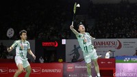 Smash-smash terukur Jomkoh/Kedren menjadi momok Kevin/Marcus setelah interval. Pasangan Thailand itu menjaga keunggulan 4 poin 14-10, 15-11. Kevin/Marcus berhasil merebut empat poin beruntun dan menyamakan kedudukan 15-15, 16-16. Minions berbalik unggul 17-16, 18-16, 19-16.