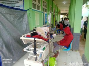 Trauma Gempa, Pasien RSUD Mamuju Pilih Dirawat di Luar Ruangan