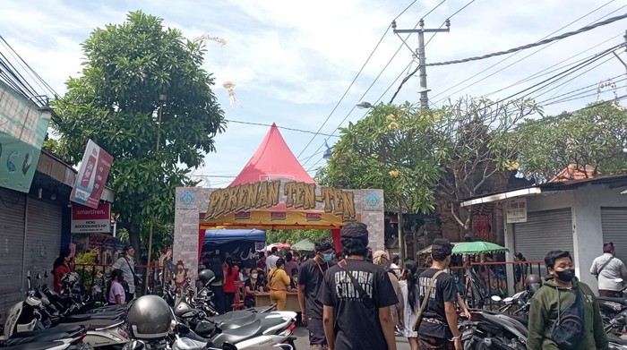 Pekenan Ten-ten di Banjar Pande, Desa Adat Pedungan, Kecamatan Denpasar Selatan, Kota Denpasar kembali digelar, Kamis (9/6/2022).