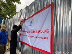 18 Tahun Tak Bayar Sewa Tanah, Kafe di Bandung Disegel Satpol PP