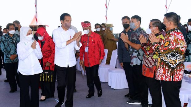 Presiden saat meresmikan pembukaan Pertemuan Puncak Gugus Tugas Reforma Agraria (GTRA Summit) 2022 di Marina Togo Mowondu, Kabupaten Wakatobi, Provinsi Sulawesi Tenggara, pada Kamis, 9 Juni 2022. (Dok: Biro Pers Sekretariat Presiden)