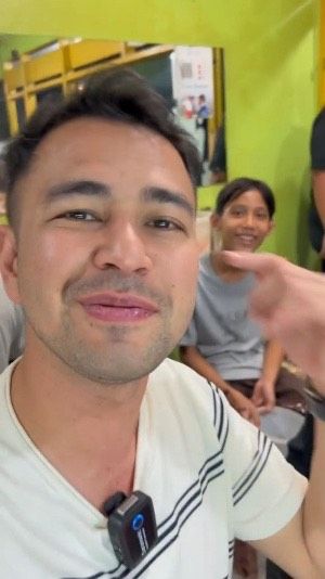 raffi ahmad makan warteg