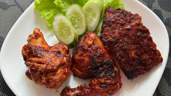Ayam Bakar Bumbu Rujak Manis Pedas Gurih, Nikmat Disantap