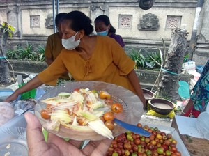 Menikmati Rujak Bekul di Pekenan Ten-ten Denpasar