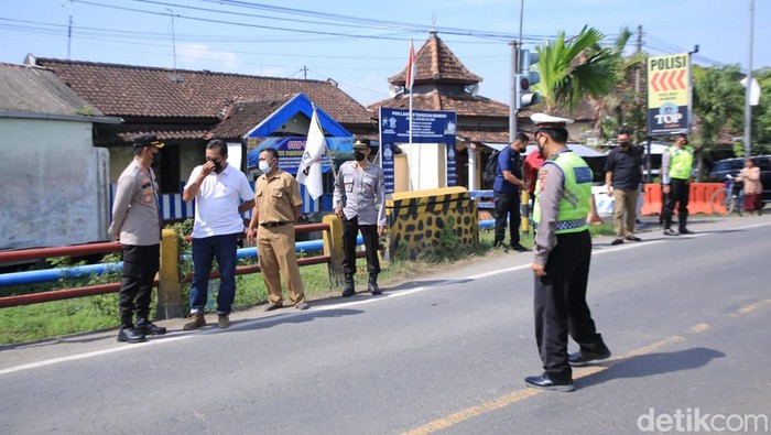 Wabah Penyakit Mulut dan Kuku (PMK)ditemukan di Kabupaten Madiun. Jalur masuk hewan ternak diperketat terlebih menjelang Idul Adha.