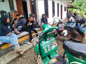 Solidaritas Penunggang Vespa, Saling Bantu Saat Mogok di Jalanan