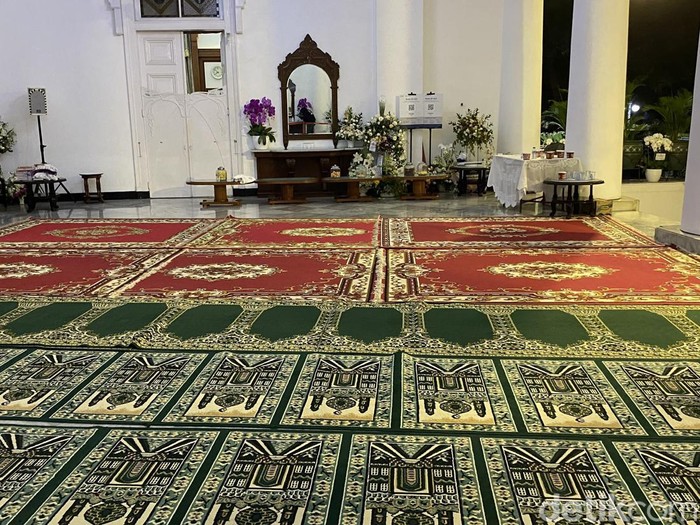 Pascajasad anak sulung Gubernur Jawa Barat Emmeril Khan Mumtaz ditemukan, suasana di Gedung Pakuan justru tampak sepi.