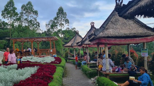 Suasana Taman Edelweis, Kabupaten Tabanan, Bali, saat Manis Galungan, Kamis (9/6/2022).