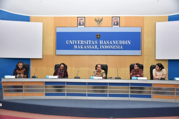 Wakil Ketua MPR RI Syarief Hasan menghadiri kuliah umum yang digelar Universitas Hasanuddin (Unhas). Kegiatan tersebut membahas rencana percepatan transfer teknologi antara UK dan Indonesia lewat kolaborasi riset interdisipliner.