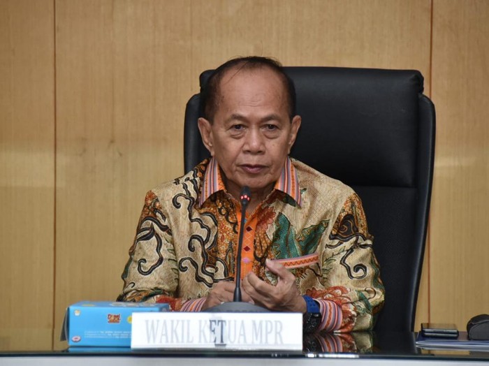 Wakil Ketua MPR RI Syarief Hasan menghadiri kuliah umum yang digelar Universitas Hasanuddin (Unhas). Kegiatan tersebut membahas rencana percepatan transfer teknologi antara UK dan Indonesia lewat kolaborasi riset interdisipliner.