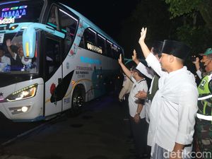 Tangis Haru Warnai Keberangkatan 192 Calon Jemaah Haji Trenggalek