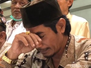 Satrio Piningit Si Pria yang Menikahi Domba Menangis Saat Bertobat