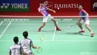Fajar/Rian kalah di gim pertama 16-21.
