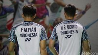 Fajar mengatakan cedera yang dialaminya lantaran padatnya turnamen yang dilakukan selama beberapa bulan kemarin.