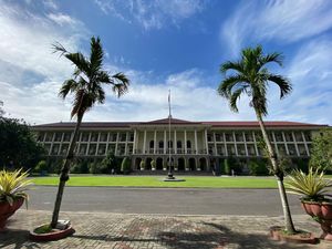 UGM Buka Pendaftaran KIP Kuliah, Cek Syarat dan Ketentuannya
