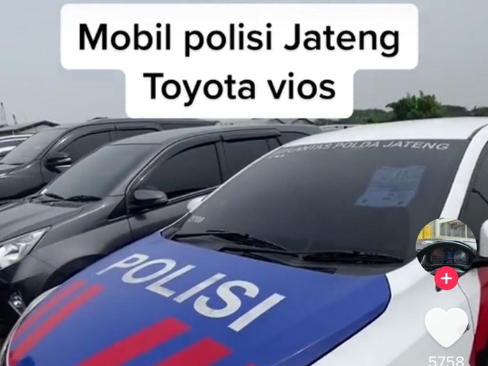 Viral mobil dinas Polda Jateng dilelang di TikTok, Kamis (9/6/2022).