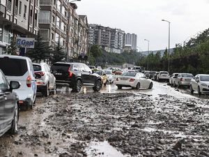 Waduh, Jalanan di Ankara, Turki Penuh Lumpur