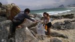 Hari Laut Sedunia, Ini yang Dilakukan di Pantai Copacabana, Brasil