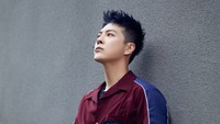 Berjualan sayur pun menjadi bagian dari hidupnya seperti halnya berakting. Dok. Weibo