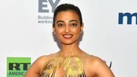 Berkat pengalamannya itu, Radhika Apte kini jadi lebih mencintai tubuhnya. (Foto: Getty Images/Dia Dipasupil)