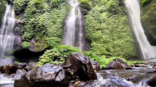 Air Terjun Fiji di Desa Desa Lemukih, Kecamatan Sawan, Kabupaten Buleleng.
